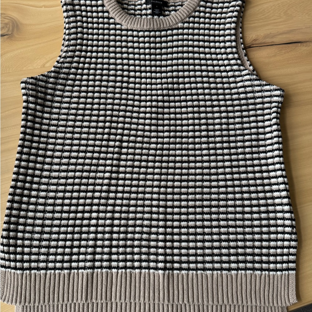 Halogen Black and White Sleeveless Knit Top